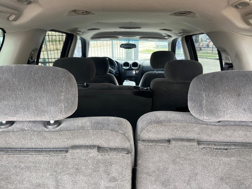 GMC Envoy XL SLE 2WD 2005