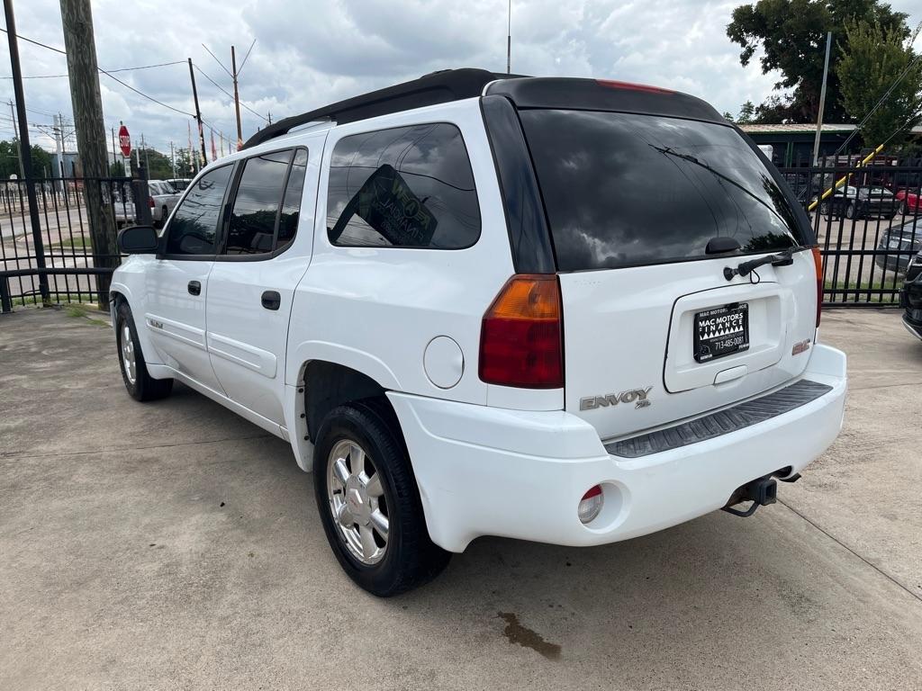 GMC Envoy XL SLE 2WD 2005