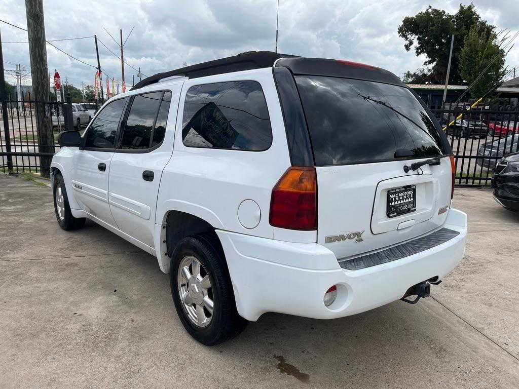 GMC Envoy XL SLE 2WD 2005