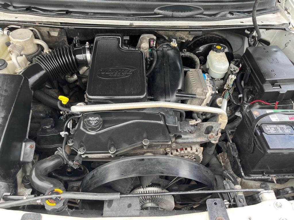 GMC Envoy XL SLE 2WD 2005