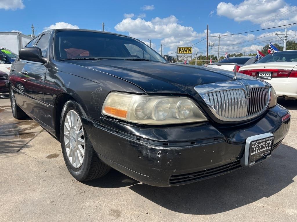 2005 Lincoln Town Car Signature