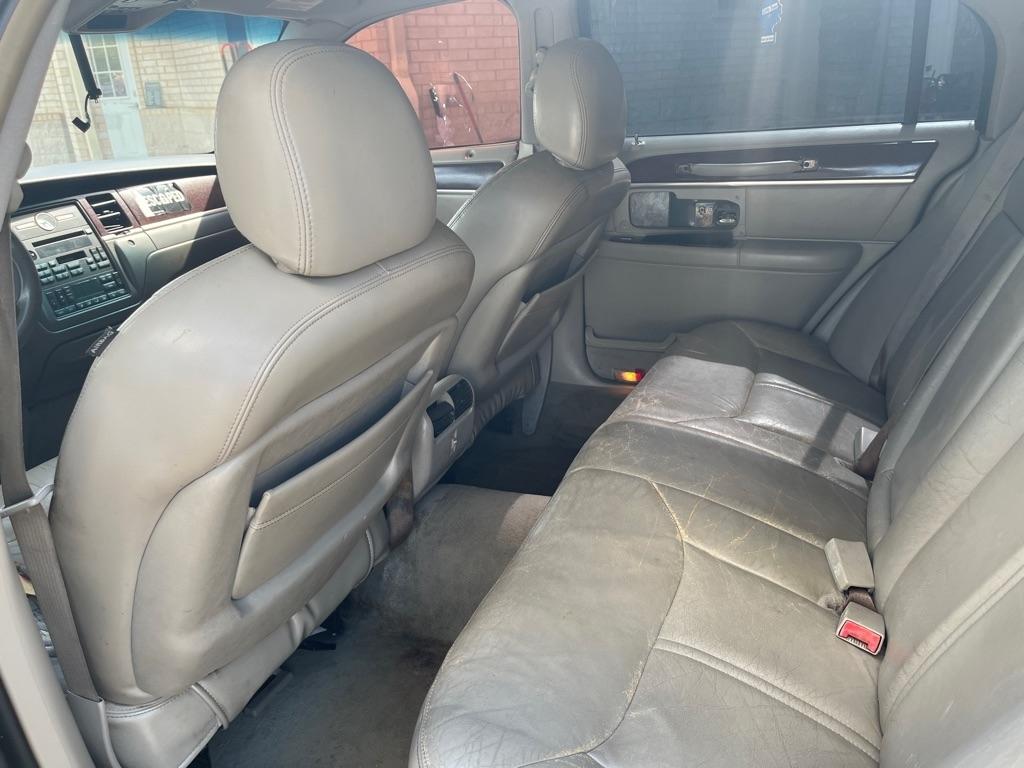 Lincoln Town Car Signature 2005