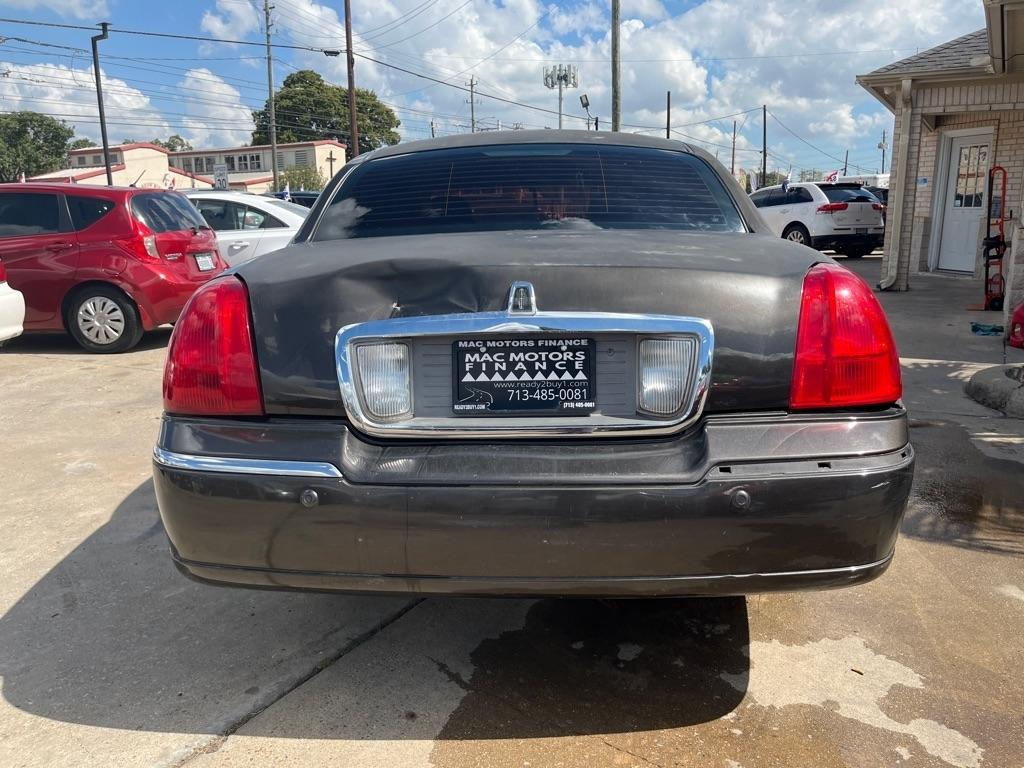 Lincoln Town Car Signature 2005