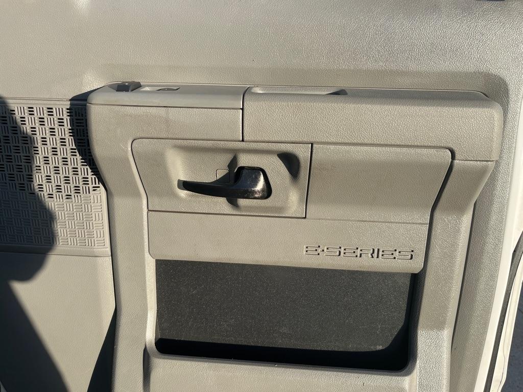 Ford Econoline E-150 2012