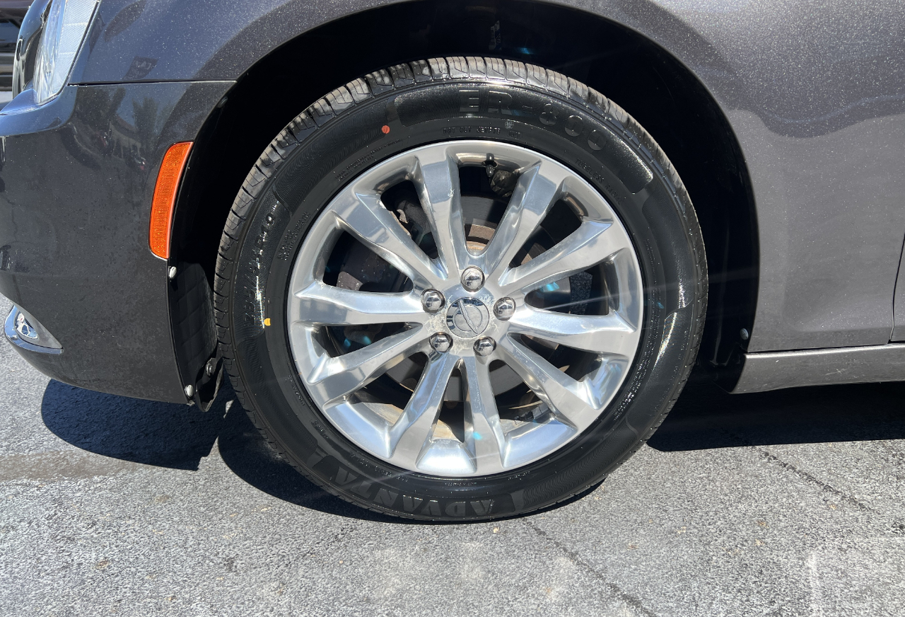 Chrysler 300 Touring AWD 2020 Chrysler 300 Touring AWD 2020