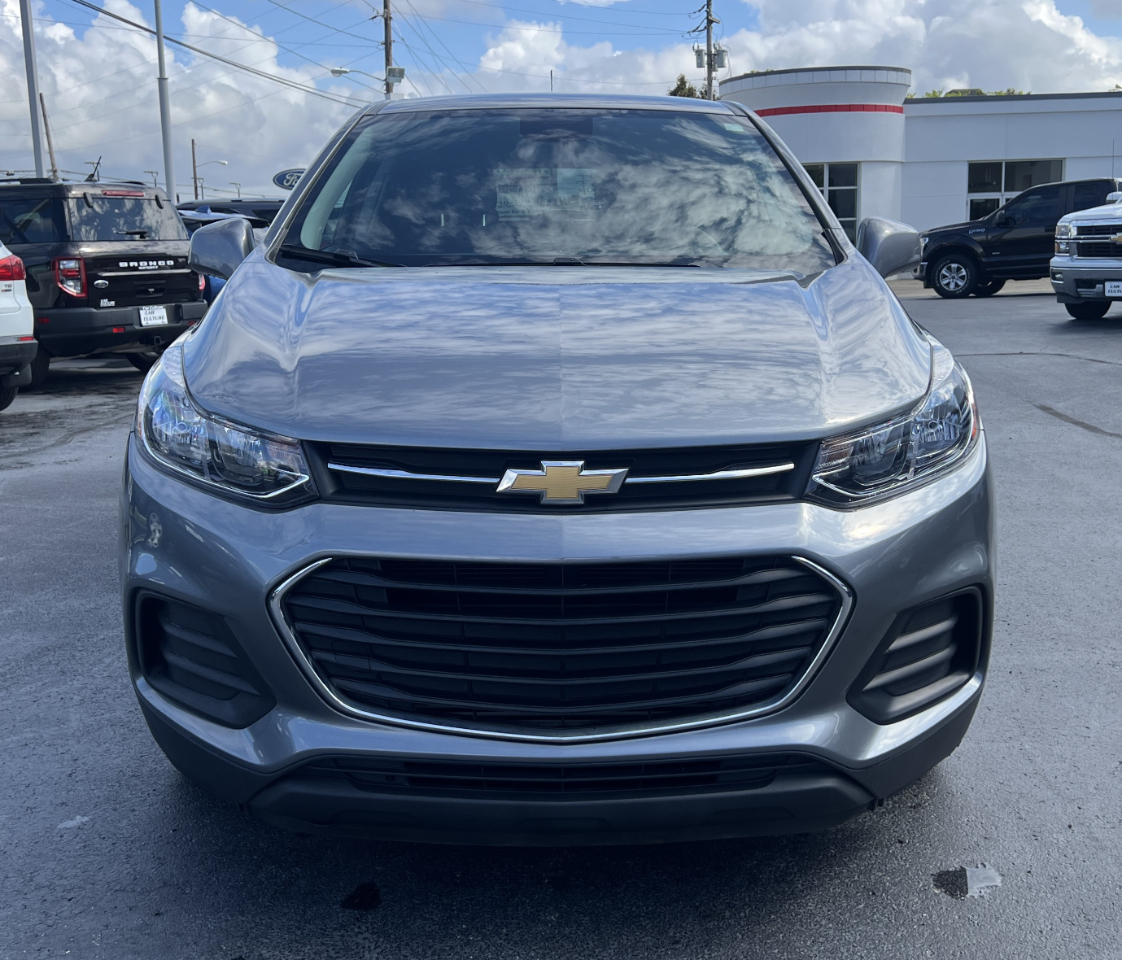 2020 Chevrolet Trax LS photo 3