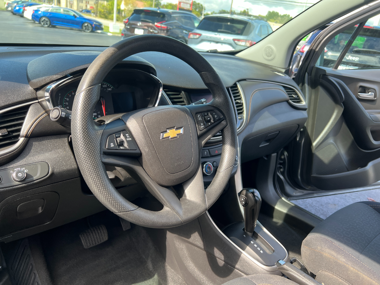 2020 Chevrolet Trax LS photo 12