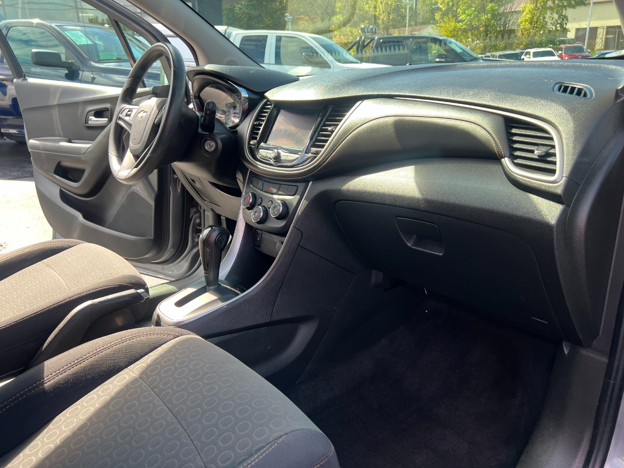 2020 Chevrolet Trax LS photo 18