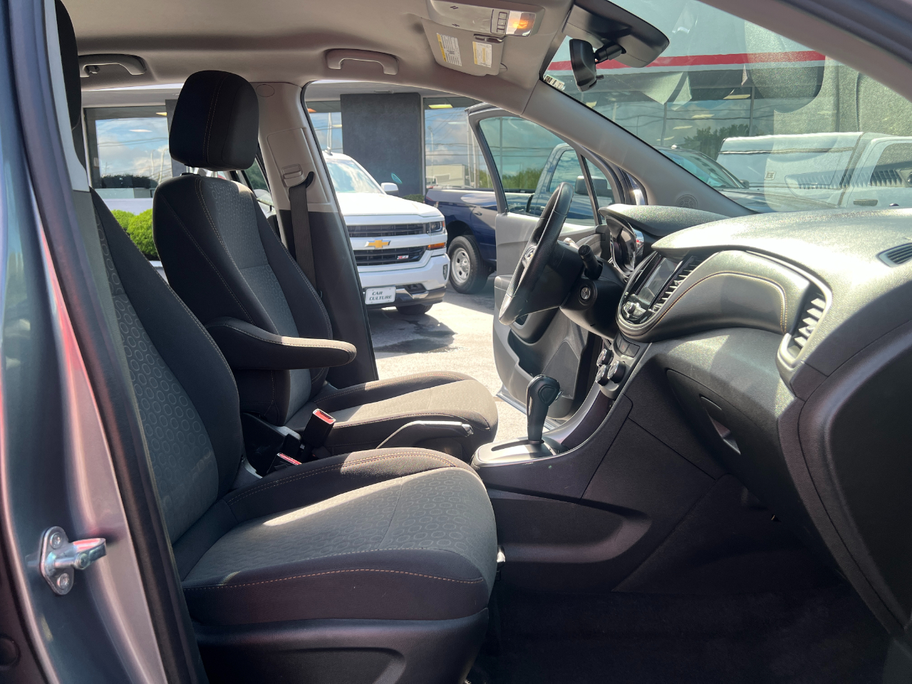 2020 Chevrolet Trax LS photo 19