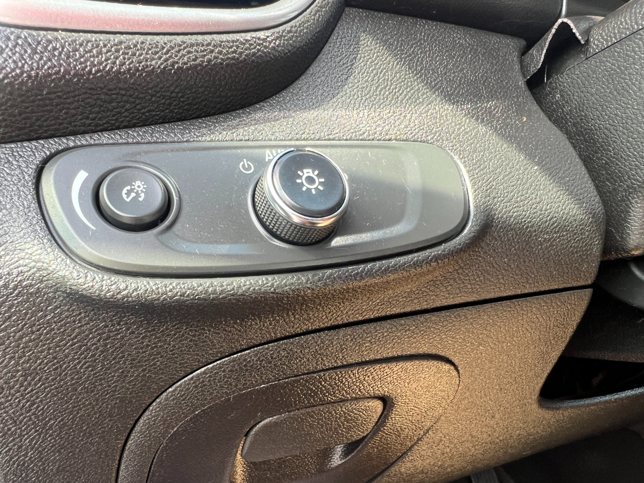 2020 Chevrolet Trax LS photo 26
