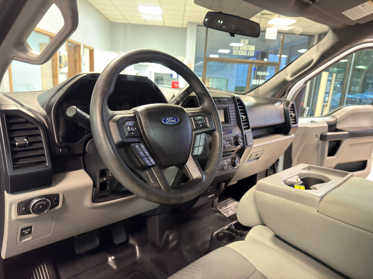 Ford F-150 XL Reg. Cab 4WD 2016 Ford F-150 XL Reg. Cab 4WD 2016