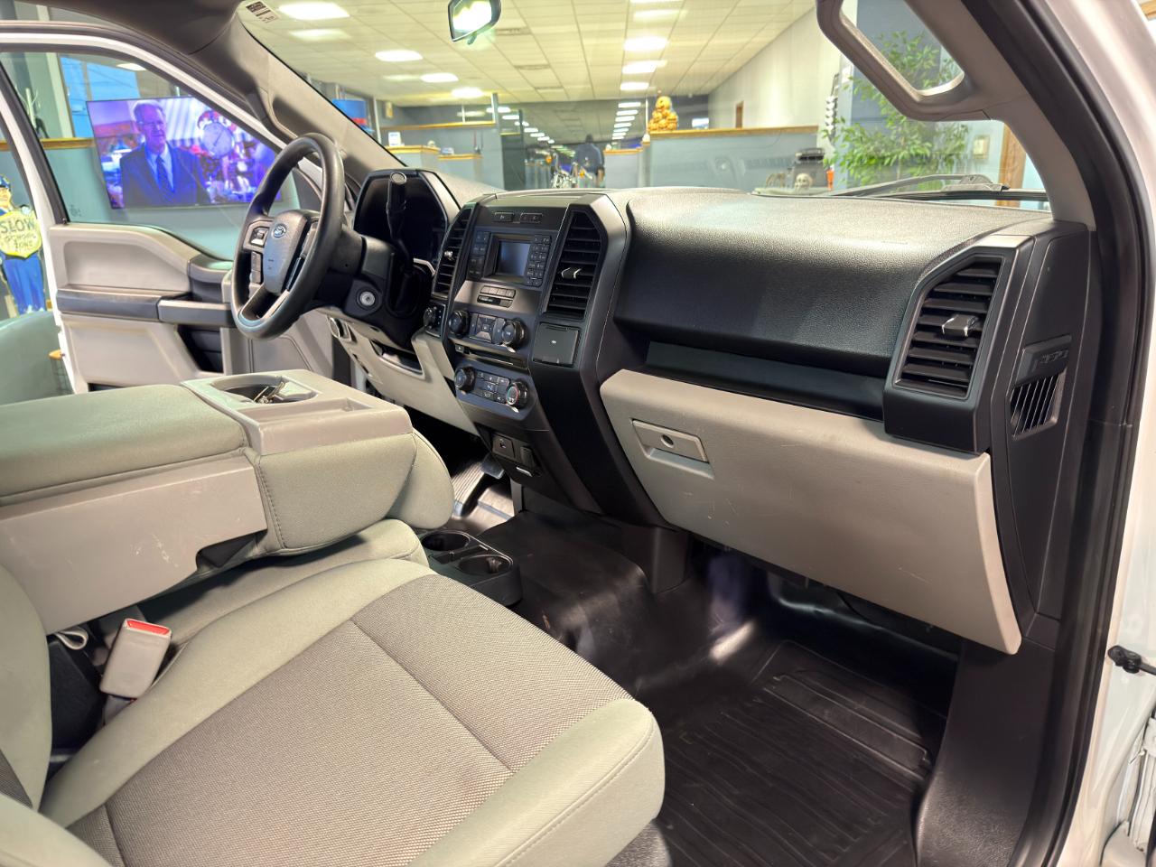 Ford F-150 XL Reg. Cab 4WD 2016 Ford F-150 XL Reg. Cab 4WD 2016