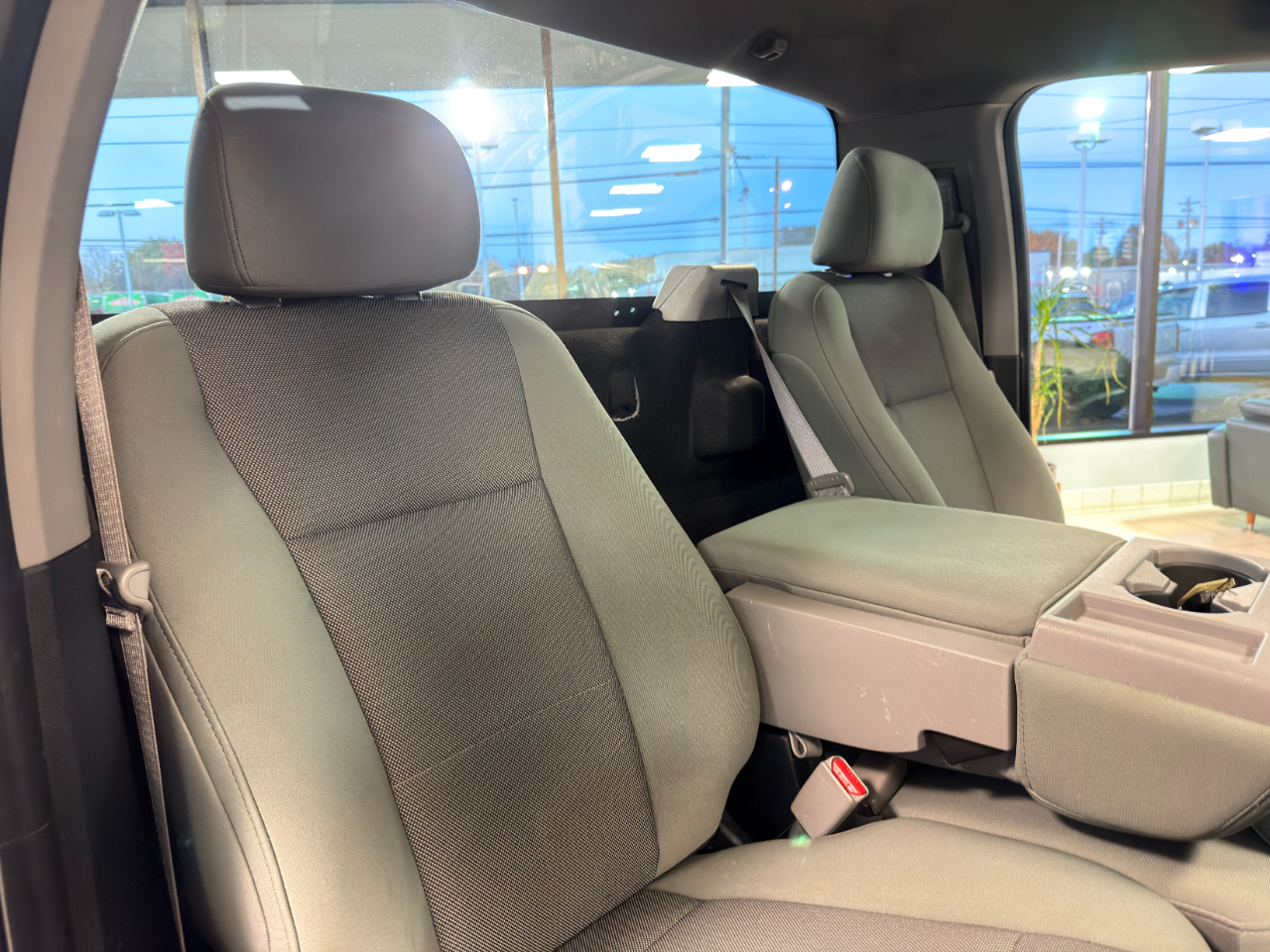 Ford F-150 XL Reg. Cab 4WD 2016 Ford F-150 XL Reg. Cab 4WD 2016