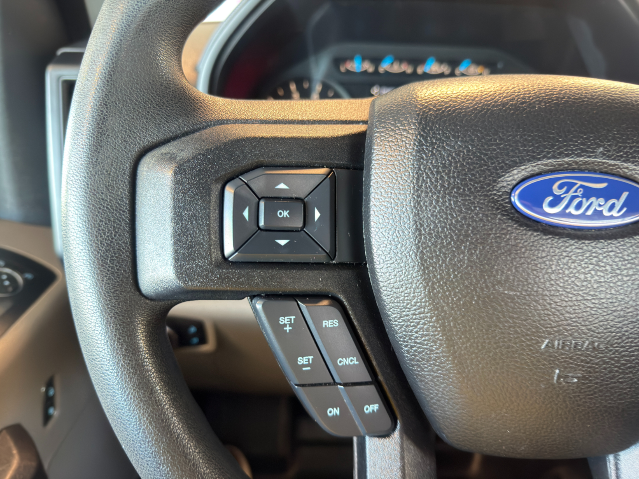 Ford F-150 XL Reg. Cab 4WD 2016 Ford F-150 XL Reg. Cab 4WD 2016