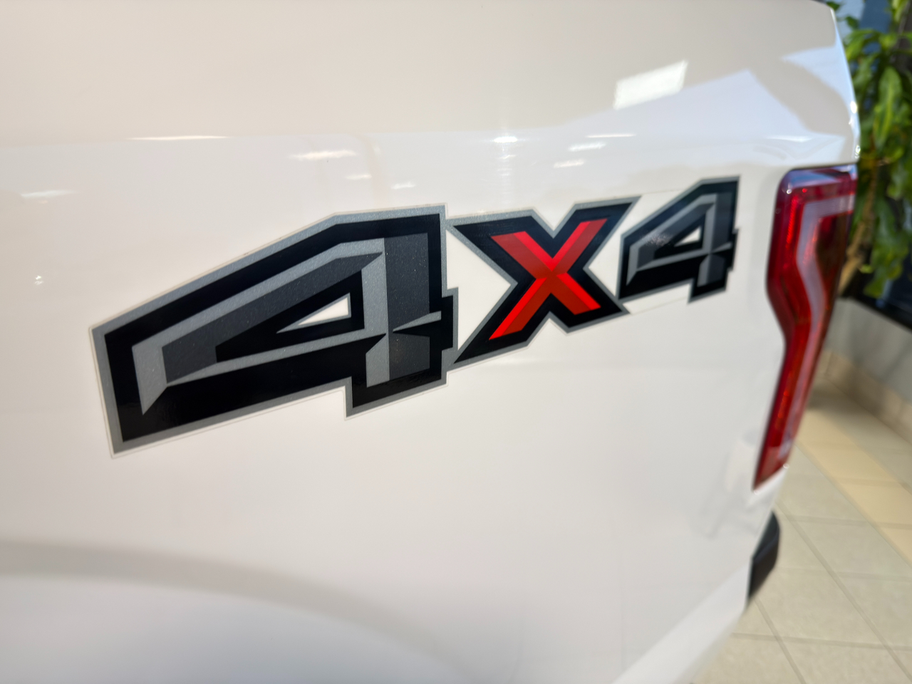 Ford F-150 XL Reg. Cab 4WD 2016 Ford F-150 XL Reg. Cab 4WD 2016