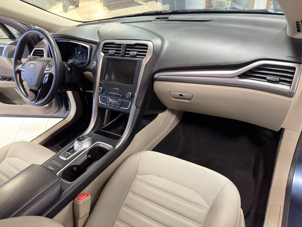 Ford Fusion SE FWD 2019