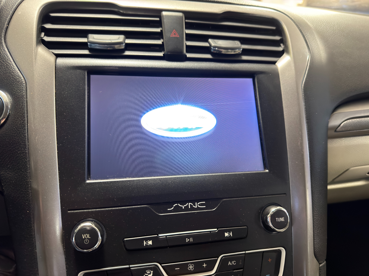 Ford Fusion SE FWD 2019