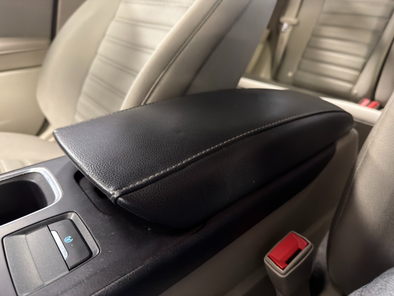 Ford Fusion SE FWD 2019