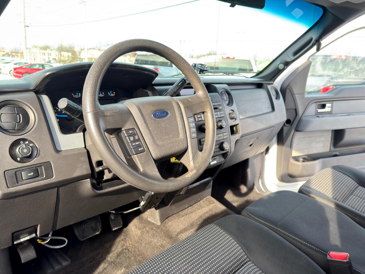 Ford F-150 STX 2WD 2014