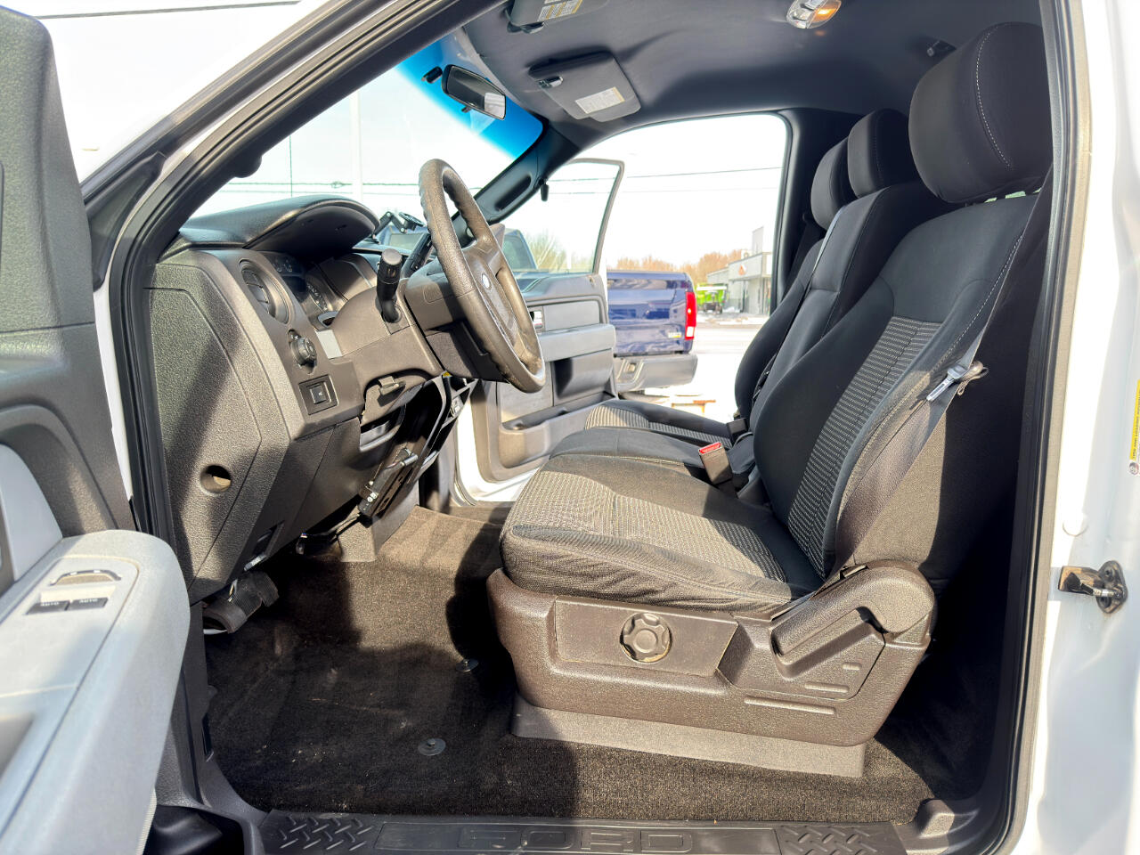 Ford F-150 STX 2WD 2014