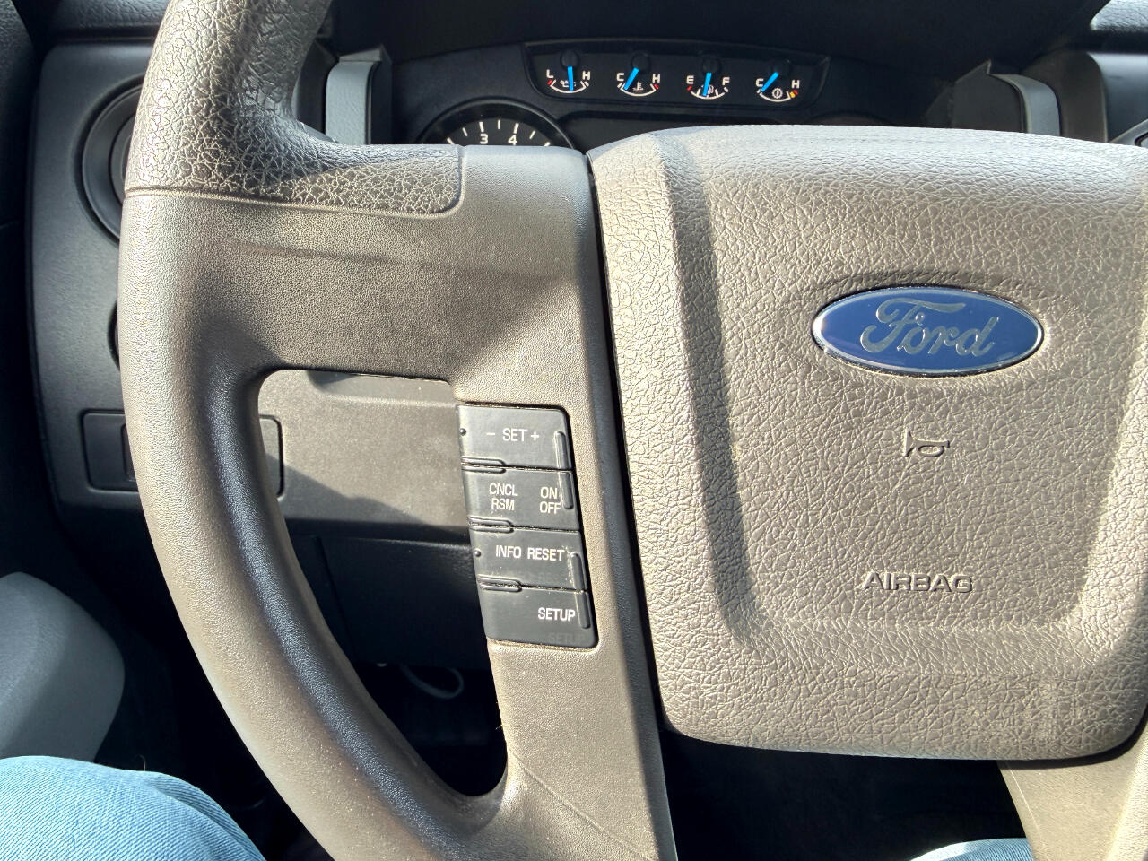 Ford F-150 STX 2WD 2014