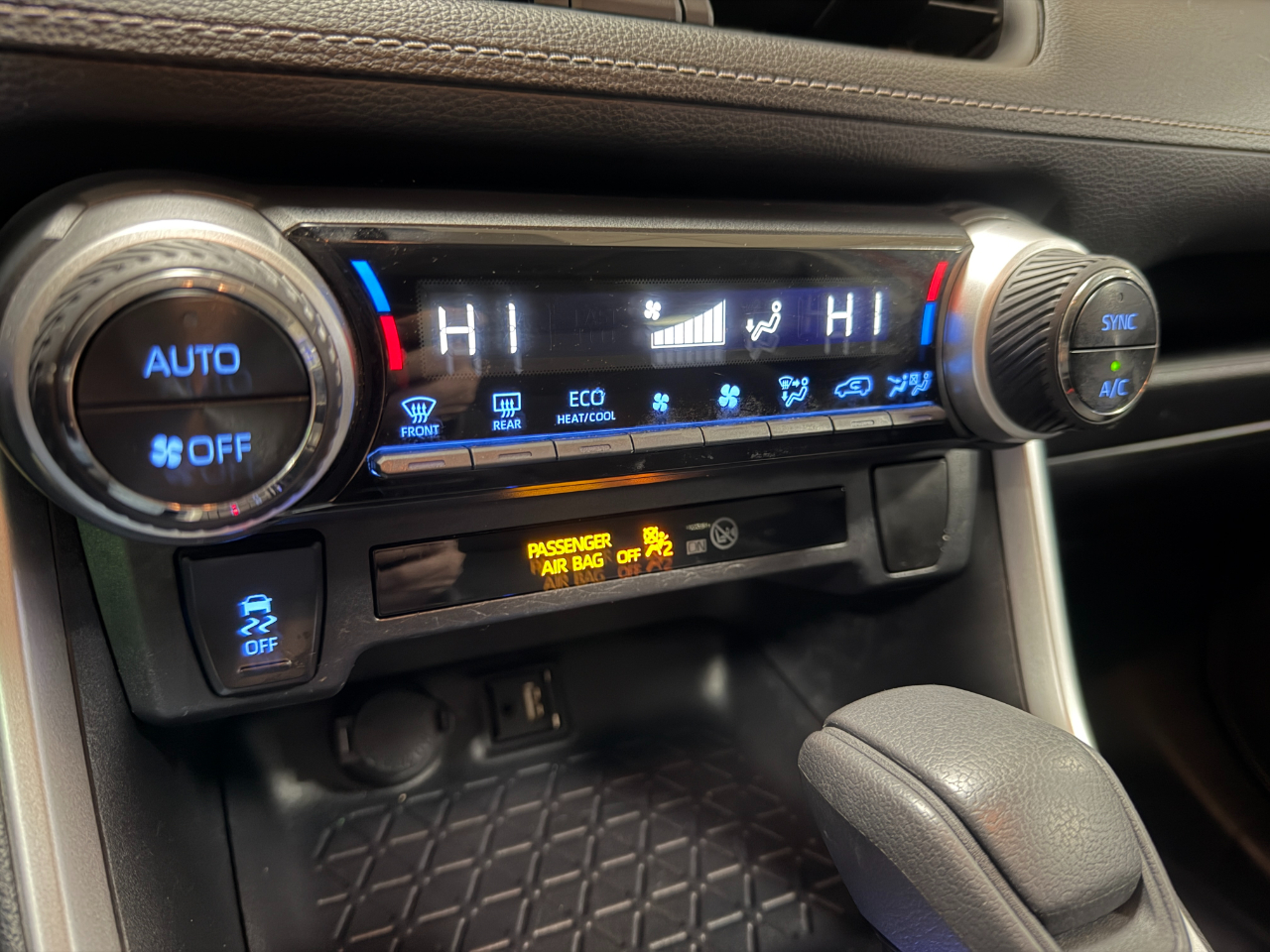 Toyota RAV4 XLE AWD 2019