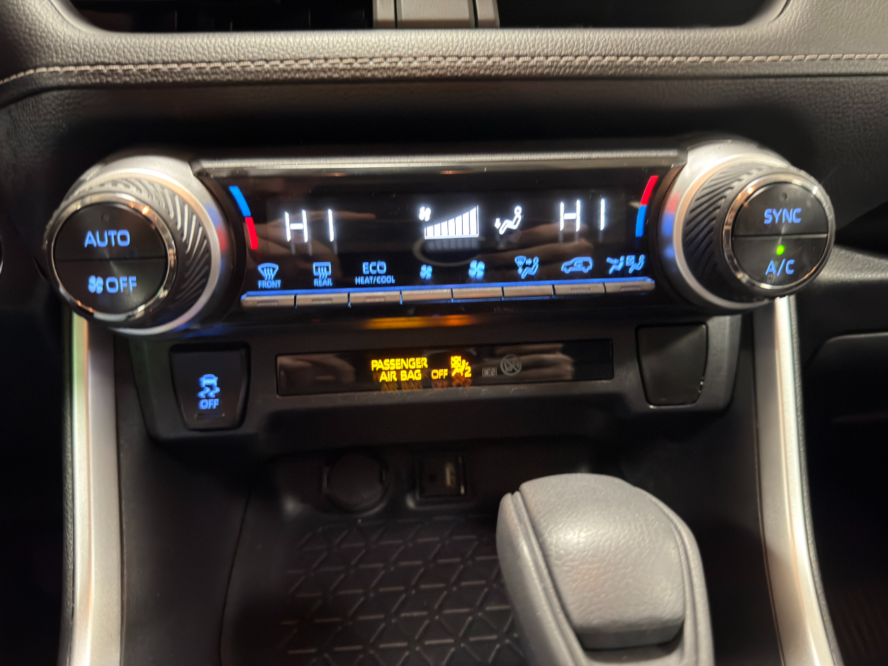 Toyota RAV4 XLE AWD 2019