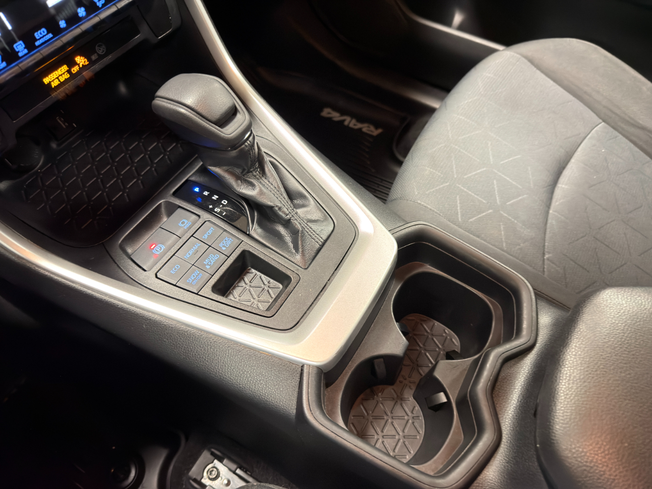 Toyota RAV4 XLE AWD 2019