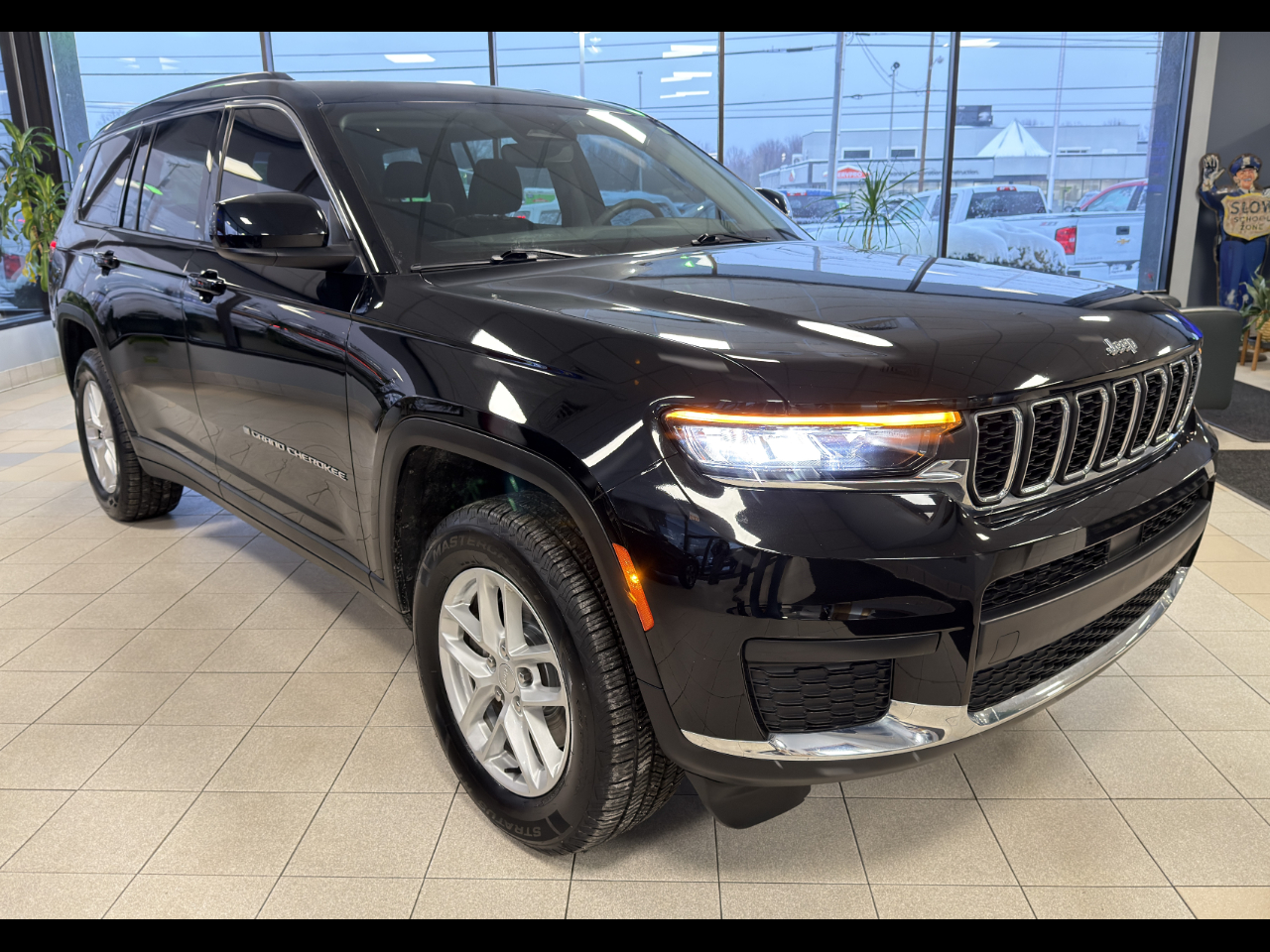 Jeep Grand Cherokee L Laredo 4x4 2023