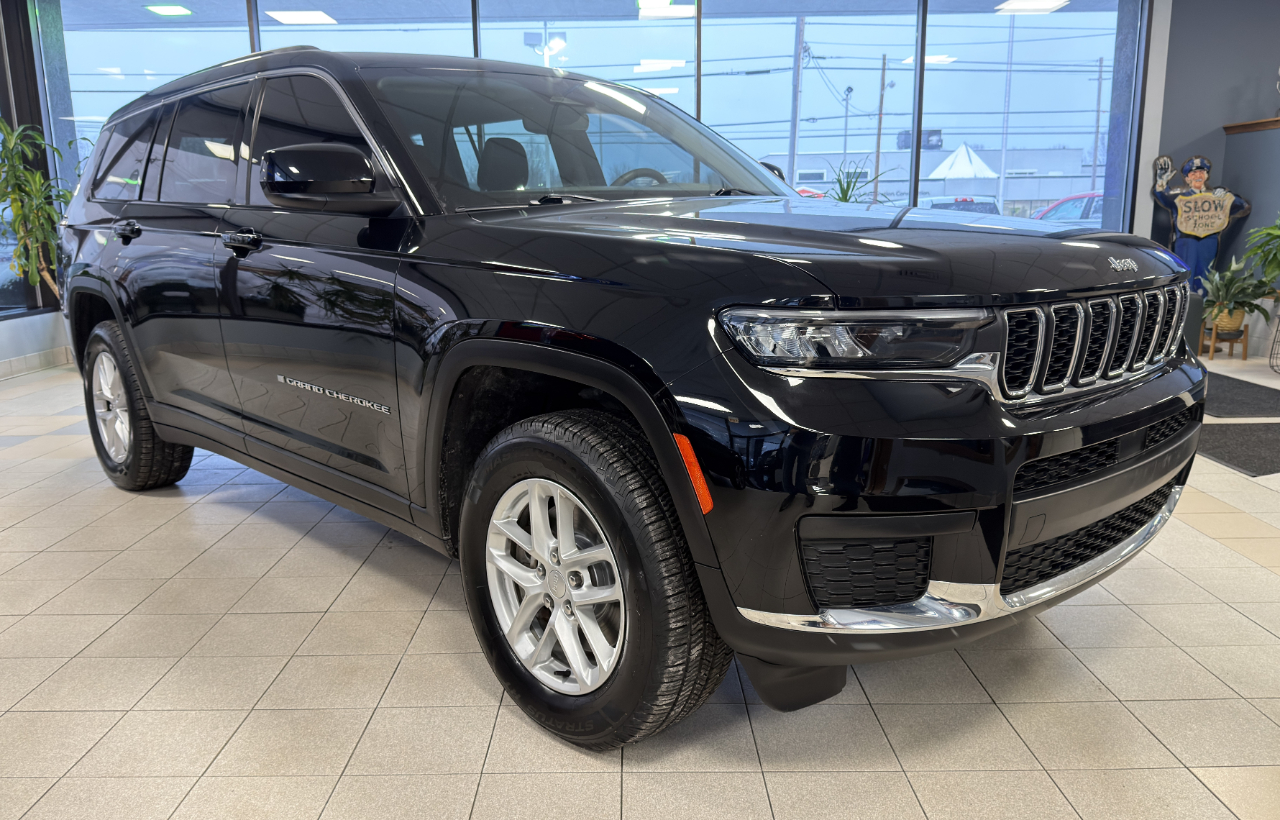 Jeep Grand Cherokee L Laredo 4x4 2023