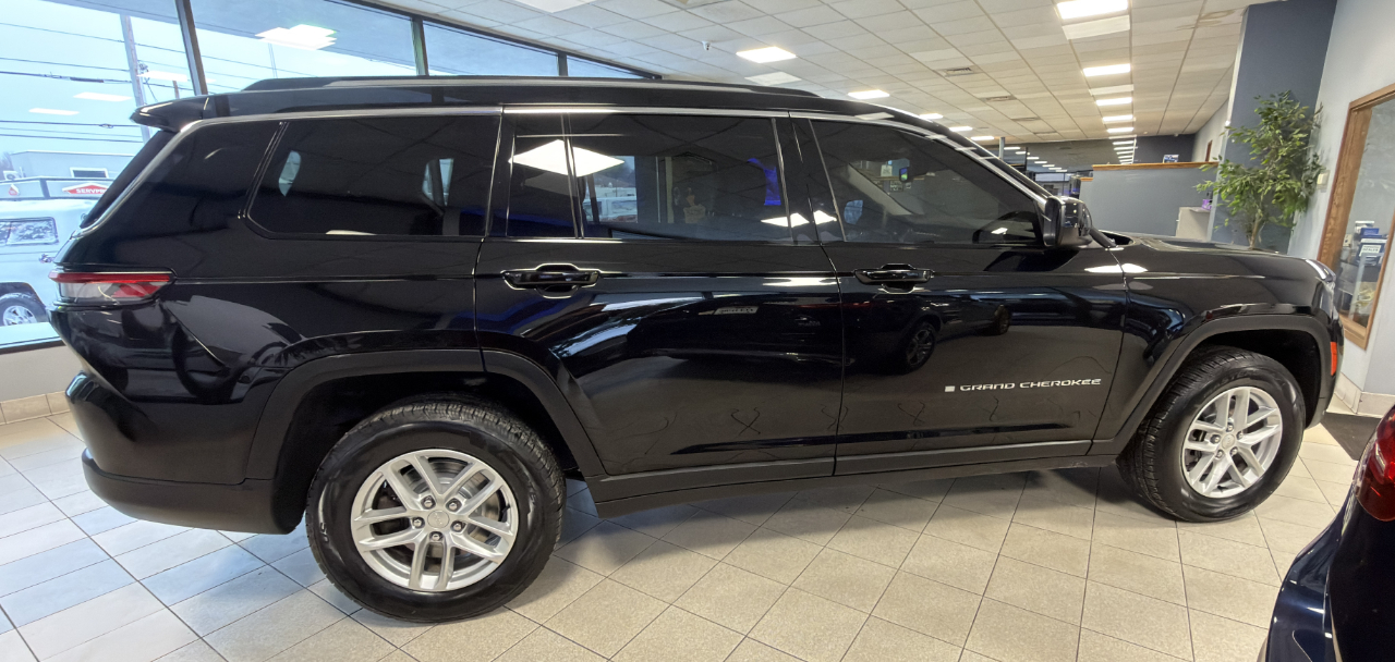 Jeep Grand Cherokee L Laredo 4x4 2023