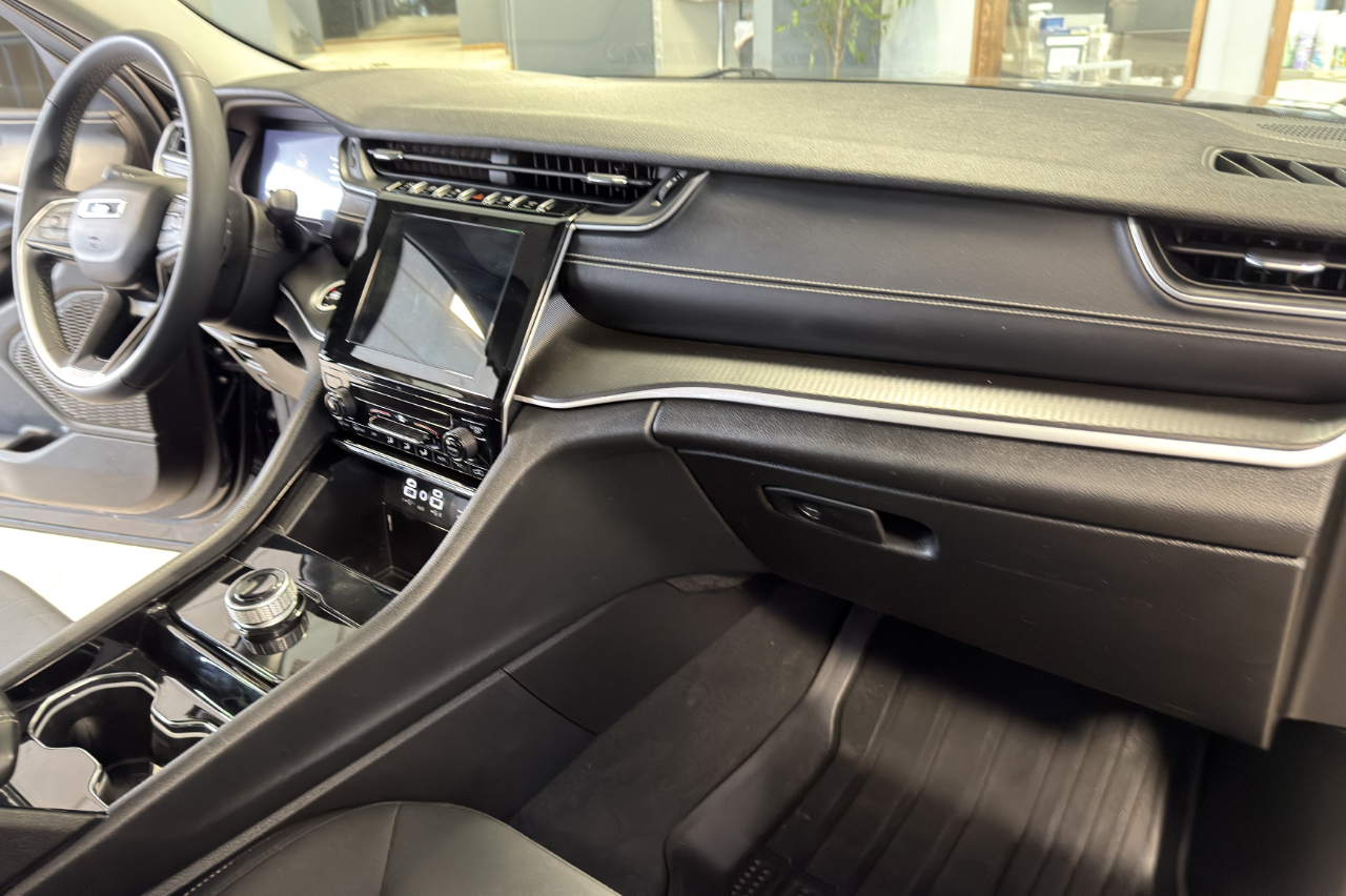 Jeep Grand Cherokee L Laredo 4x4 2023