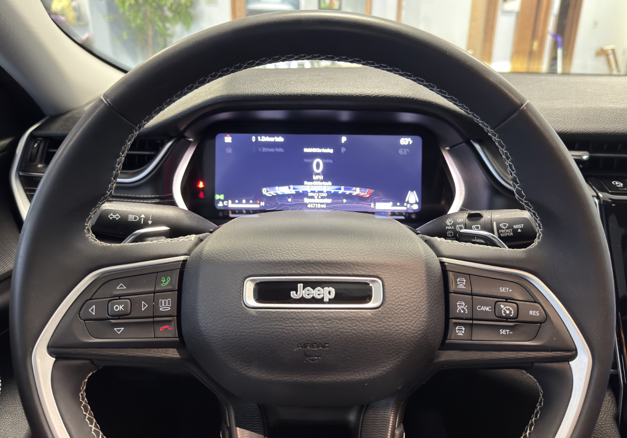 Jeep Grand Cherokee L Laredo 4x4 2023