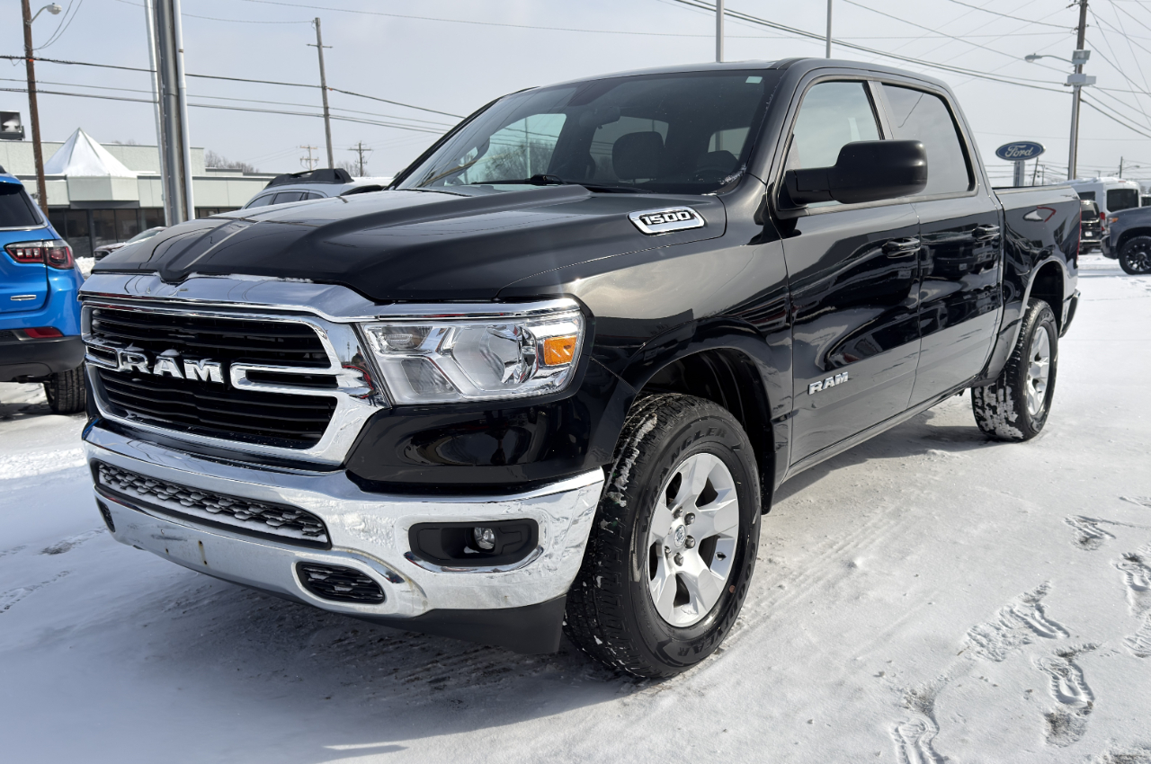 RAM 1500 Big Horn Crew Cab 4WD 2021