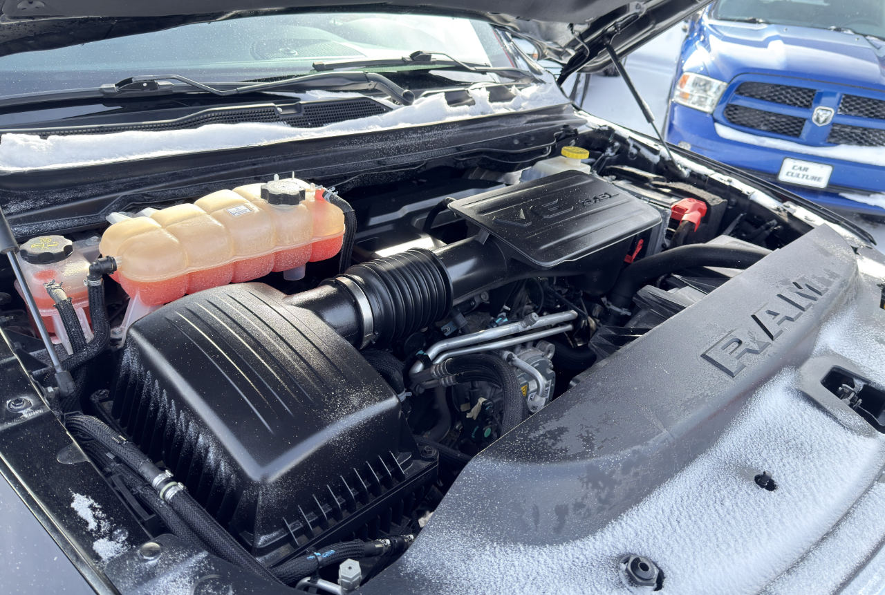 RAM 1500 Big Horn Crew Cab 4WD 2021