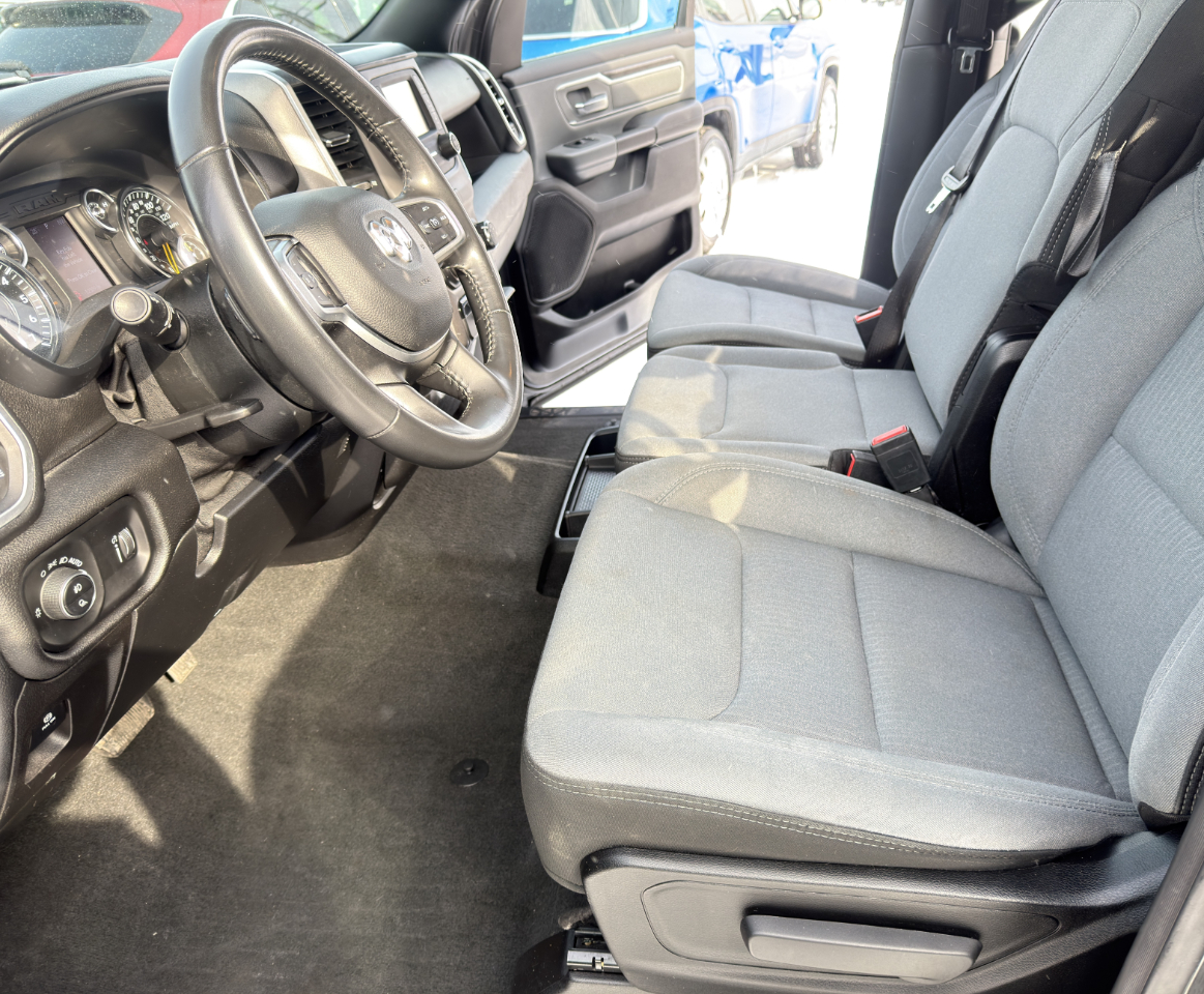 RAM 1500 Big Horn Crew Cab 4WD 2021