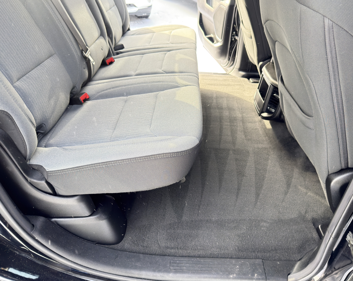 RAM 1500 Big Horn Crew Cab 4WD 2021