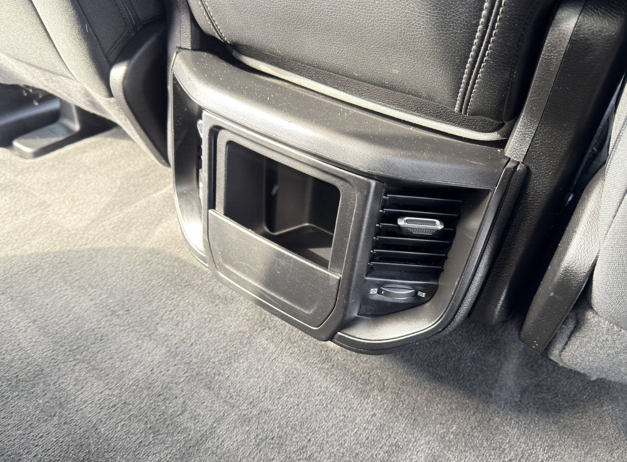 RAM 1500 Big Horn Crew Cab 4WD 2021