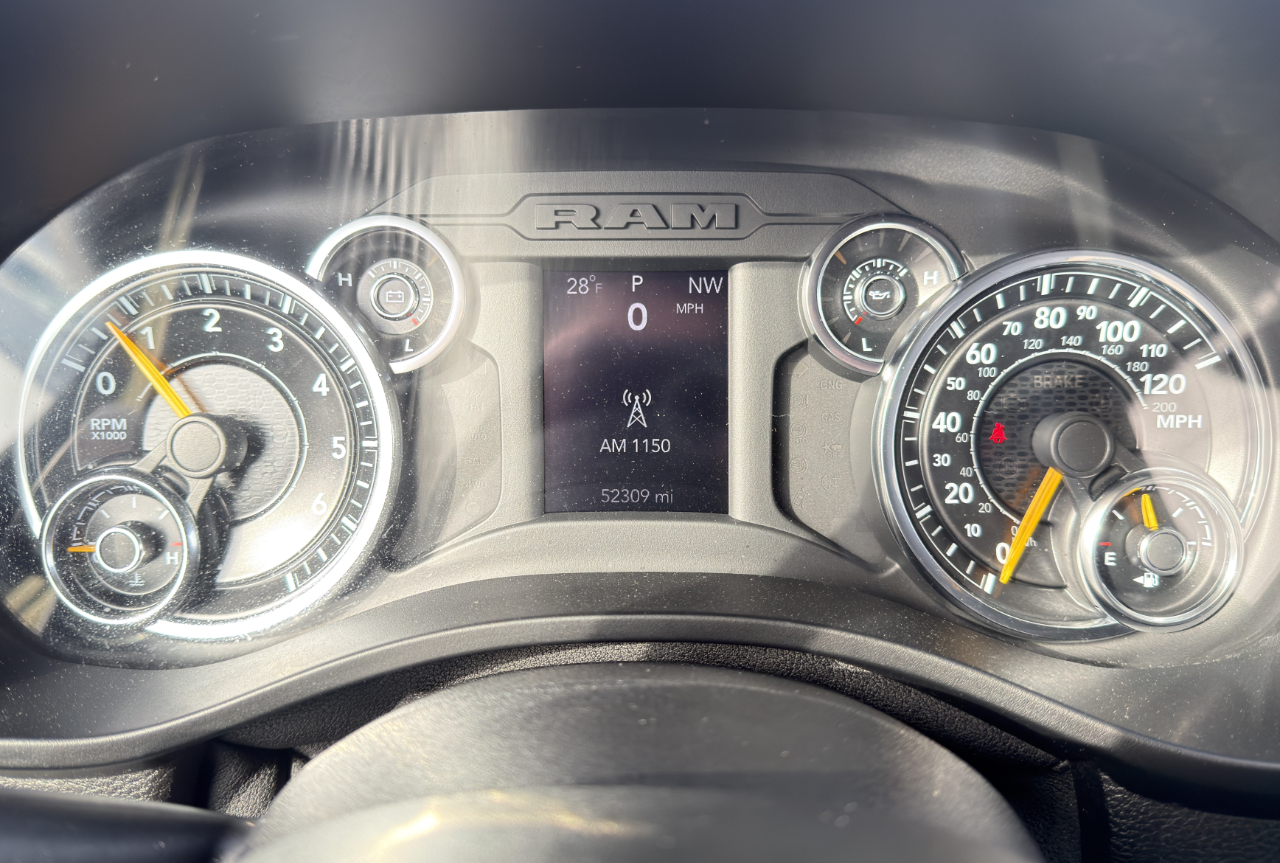 RAM 1500 Big Horn Crew Cab 4WD 2021