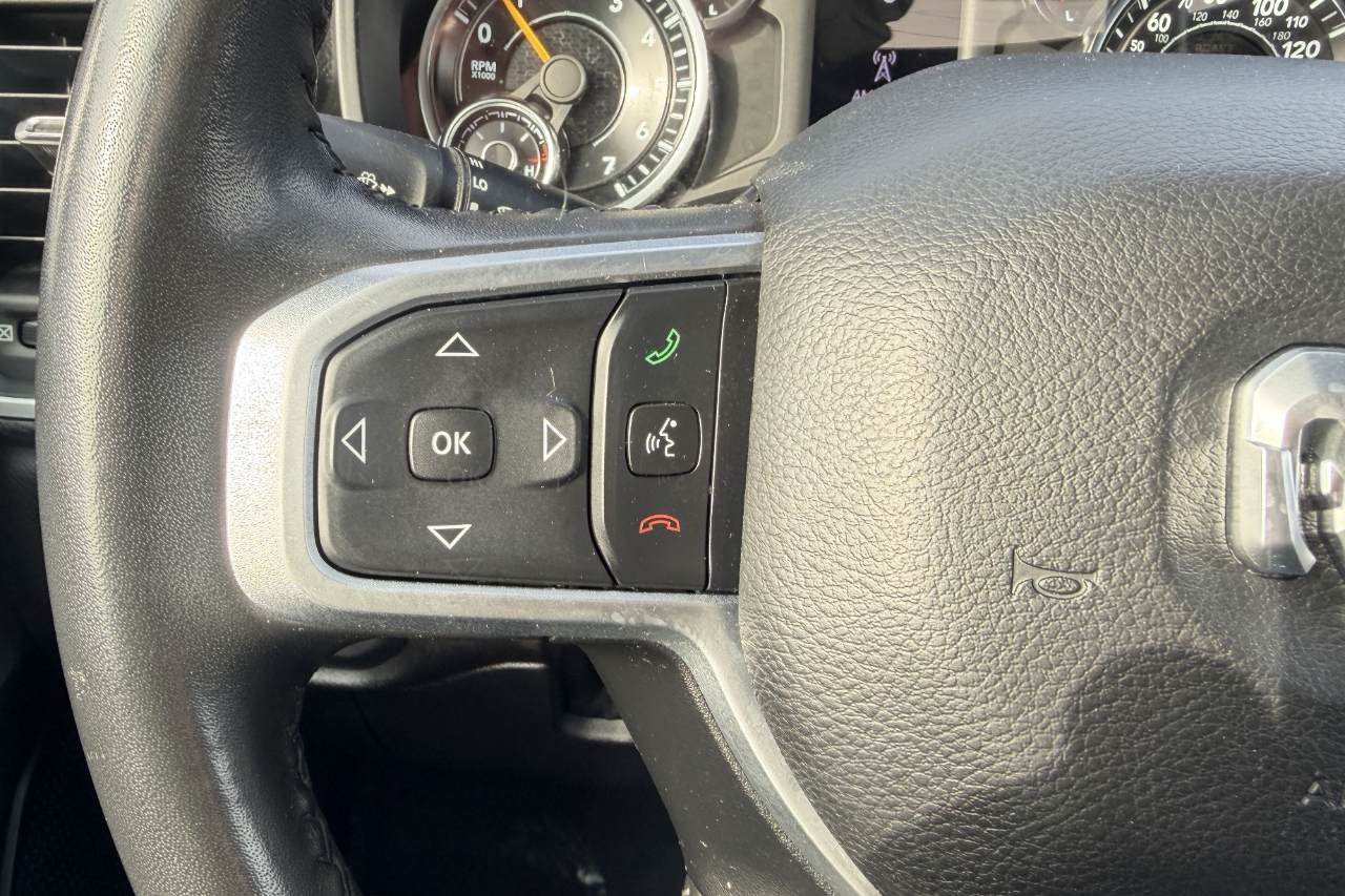 RAM 1500 Big Horn Crew Cab 4WD 2021