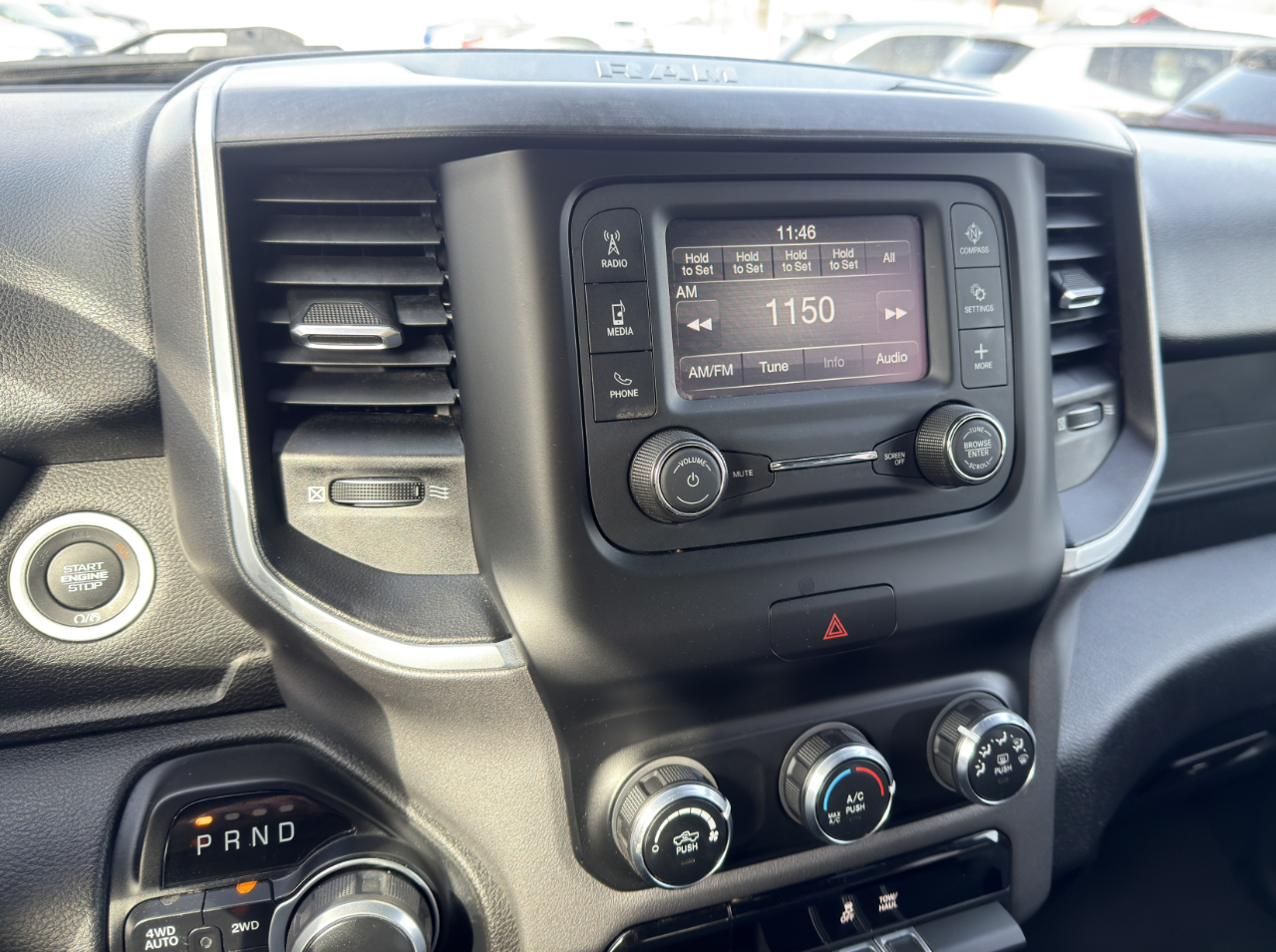 RAM 1500 Big Horn Crew Cab 4WD 2021