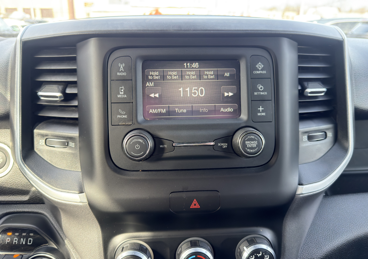 RAM 1500 Big Horn Crew Cab 4WD 2021