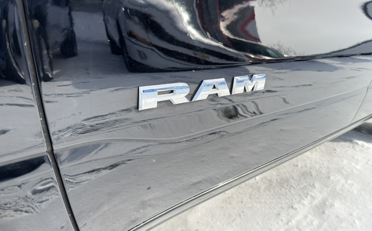 RAM 1500 Big Horn Crew Cab 4WD 2021