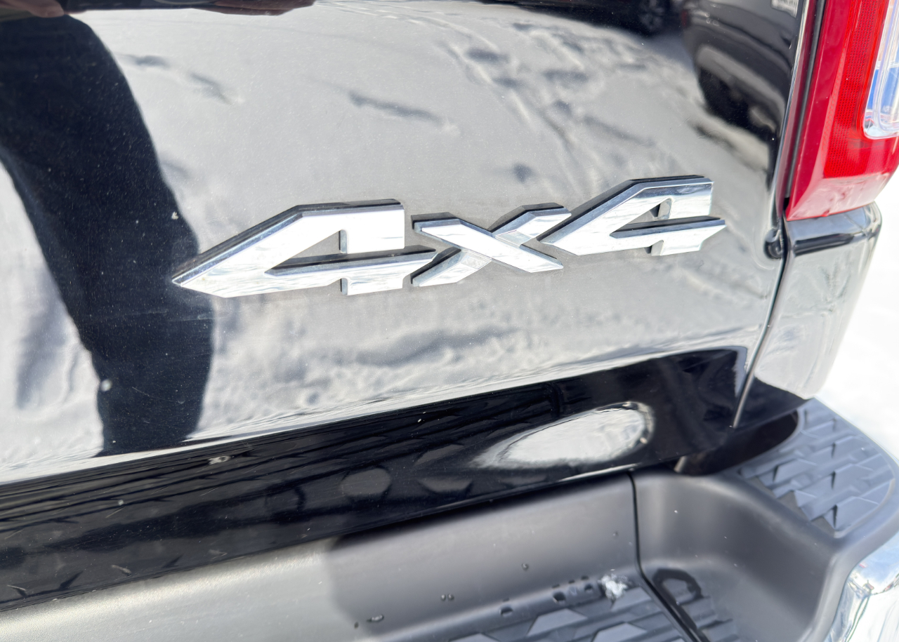 RAM 1500 Big Horn Crew Cab 4WD 2021