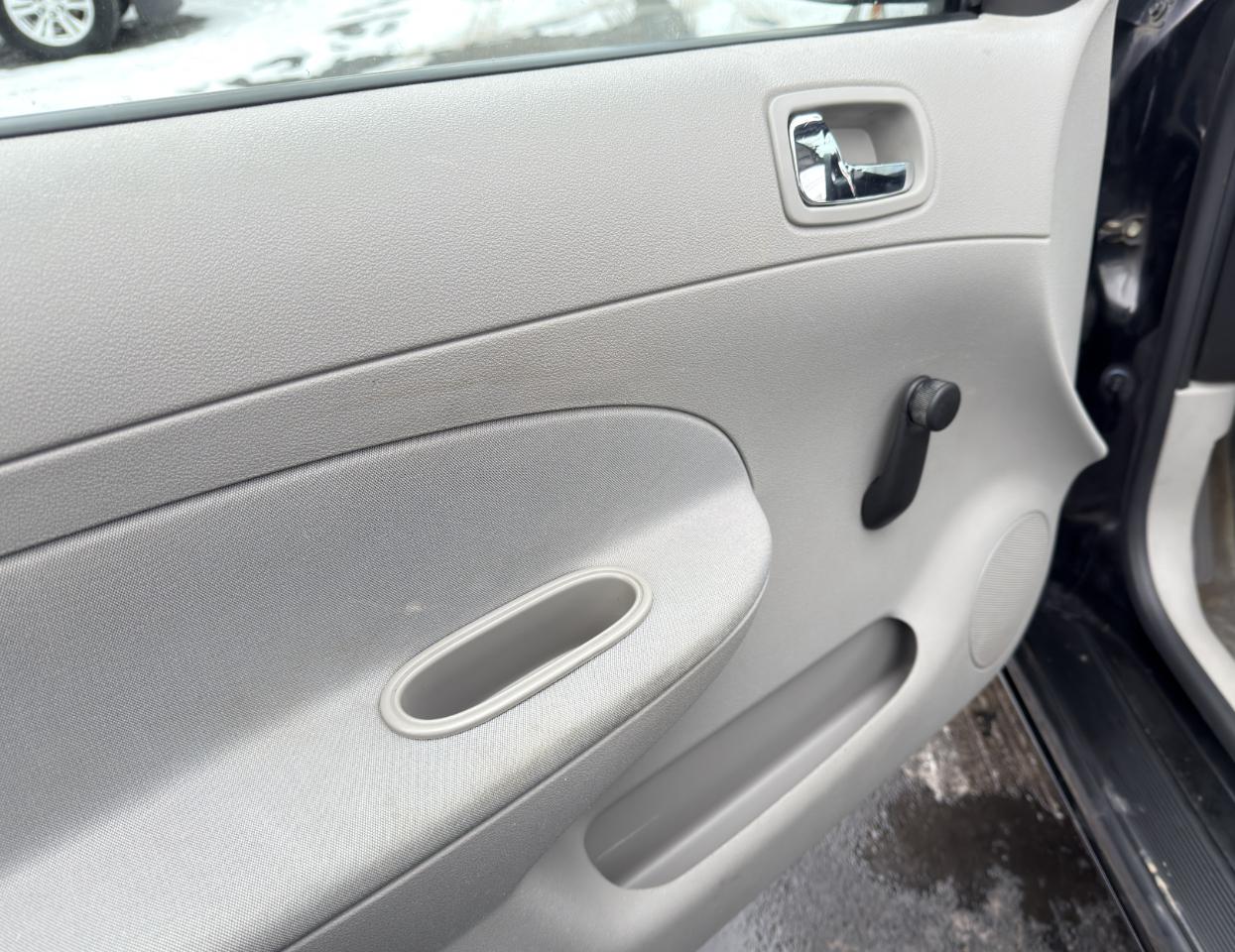 Chevrolet Cobalt 4dr Sdn LS 2009