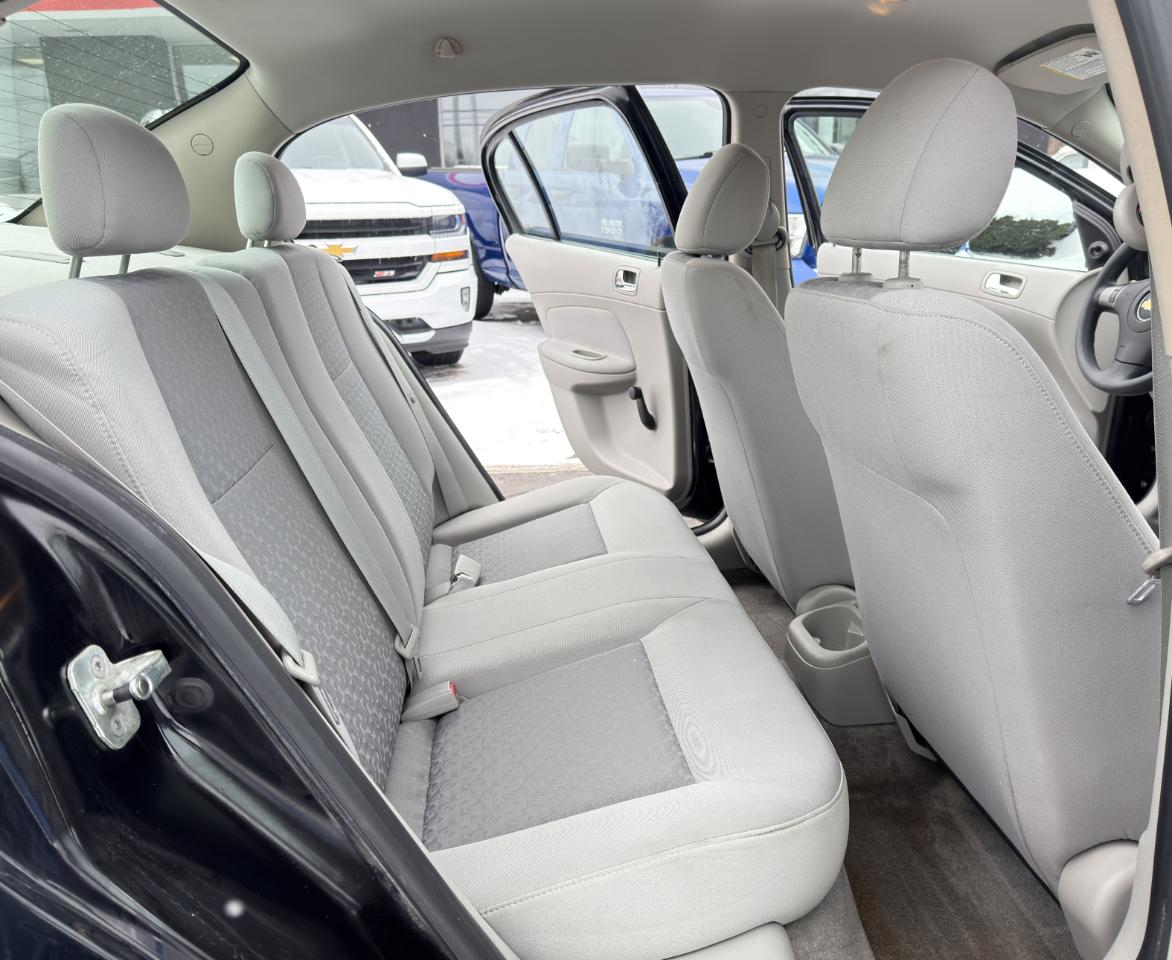 Chevrolet Cobalt 4dr Sdn LS 2009