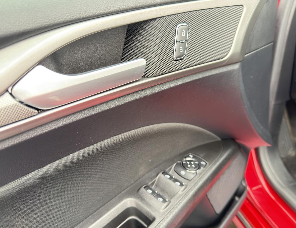 Ford Fusion SE FWD 2020