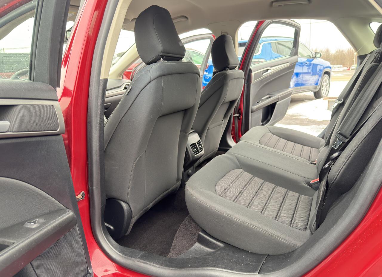 Ford Fusion SE FWD 2020