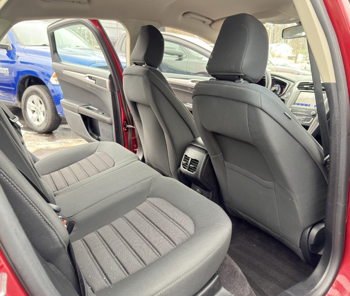 Ford Fusion SE FWD 2020