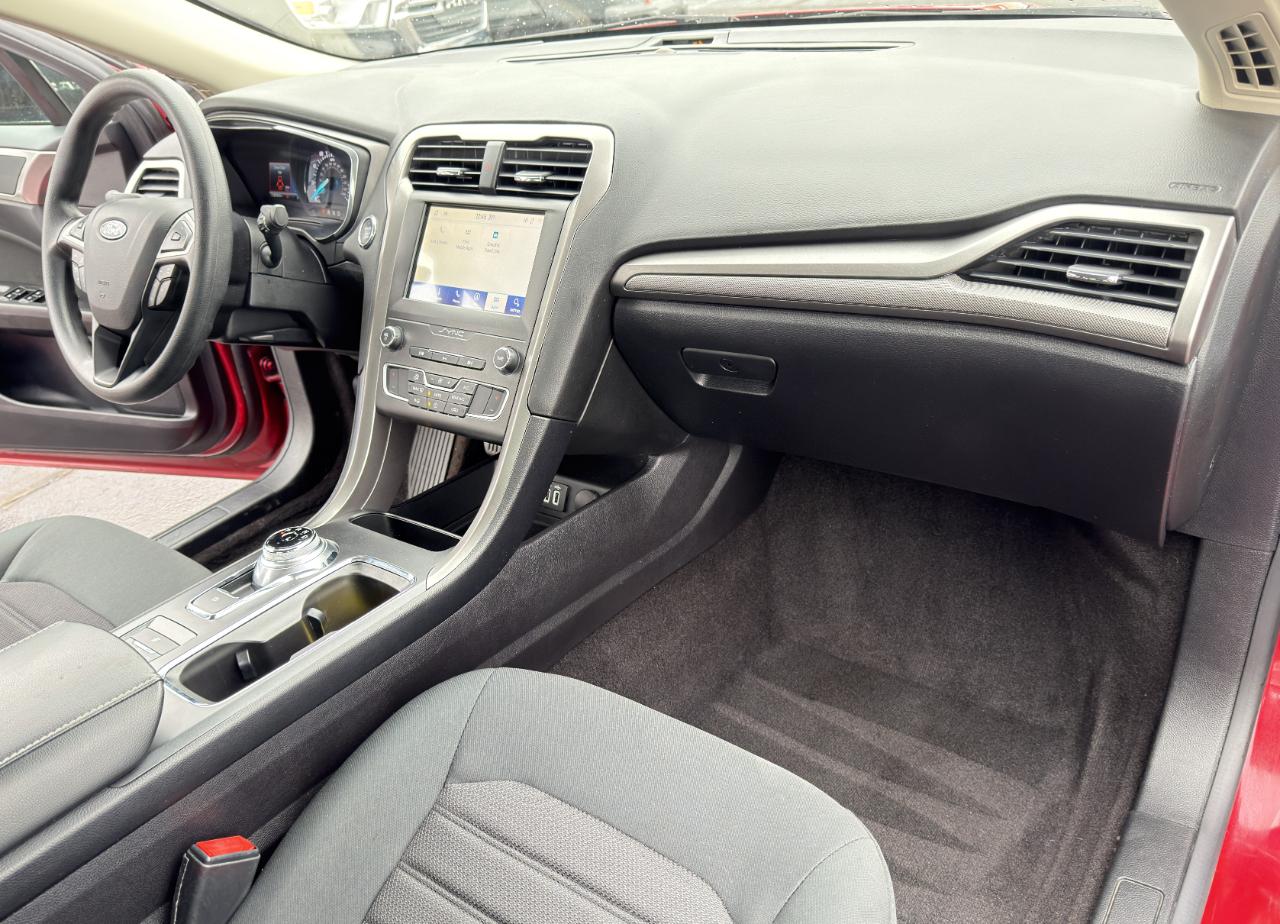 Ford Fusion SE FWD 2020